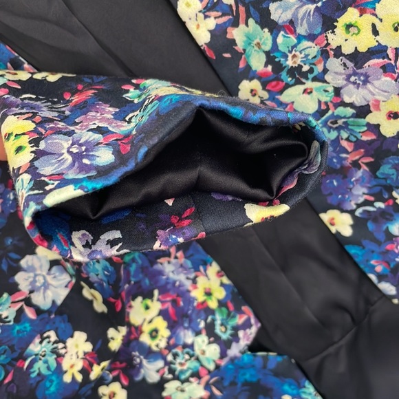 Forever New Blue Multi Floral Padded Blazer - Picture 4 of 6